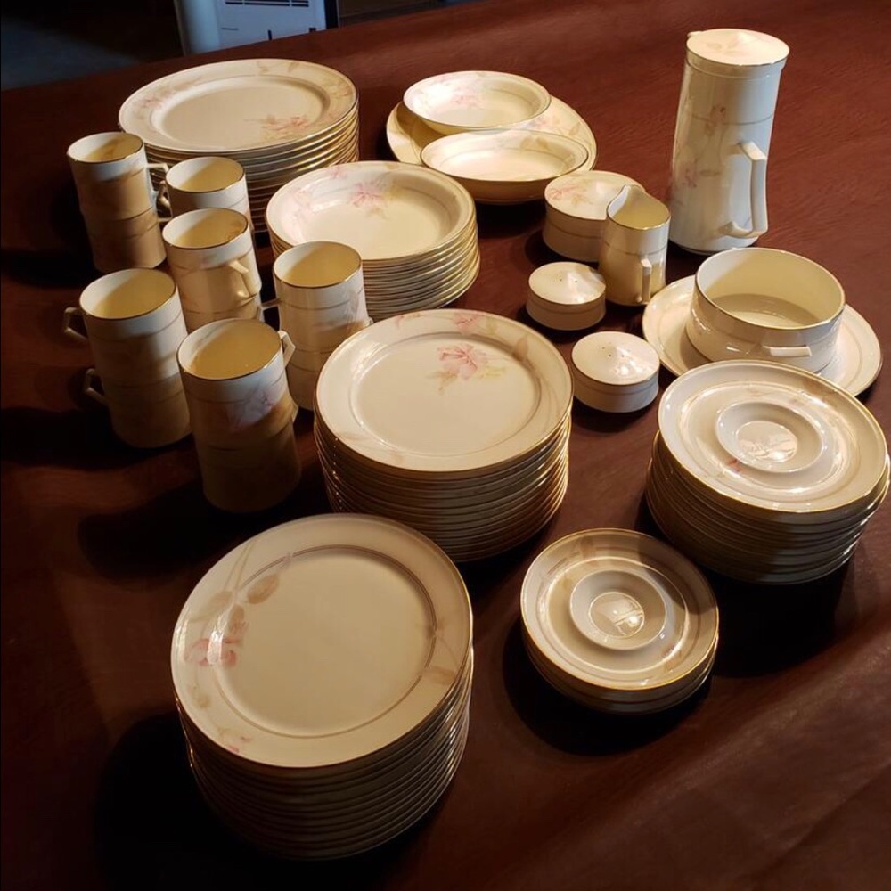 Mikasa WithLove fine bone China 6 piece set for 12